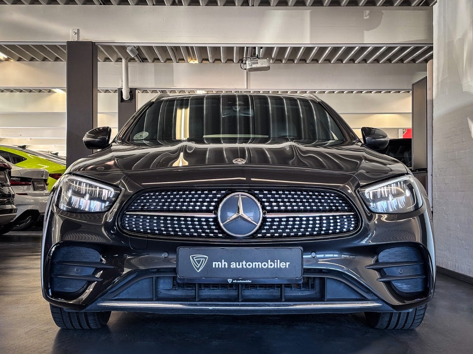 Mercedes E300 de 2,0 AMG Line stc. aut. 4Matic 5d