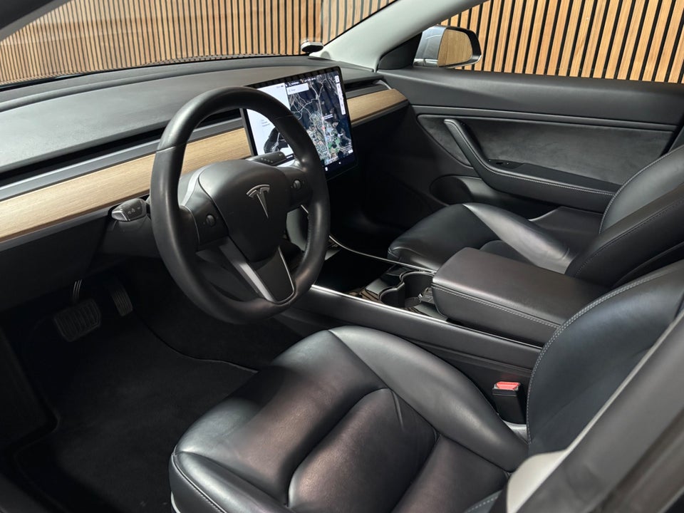 Tesla Model 3 Standard Range+ RWD 4d