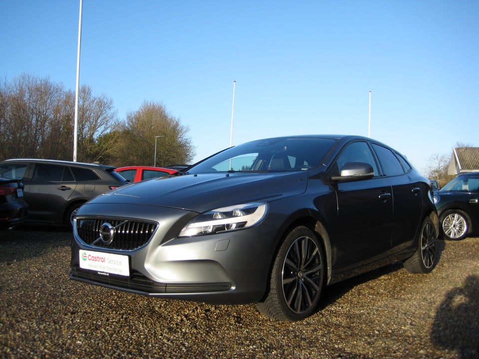 Volvo V40 2,0 D3 150 Momentum aut. 5d
