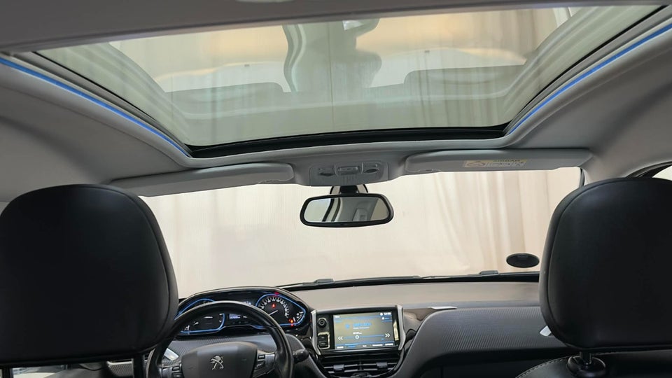 Peugeot 2008 1,2 e-THP 110 Allure Sky EAT6 5d