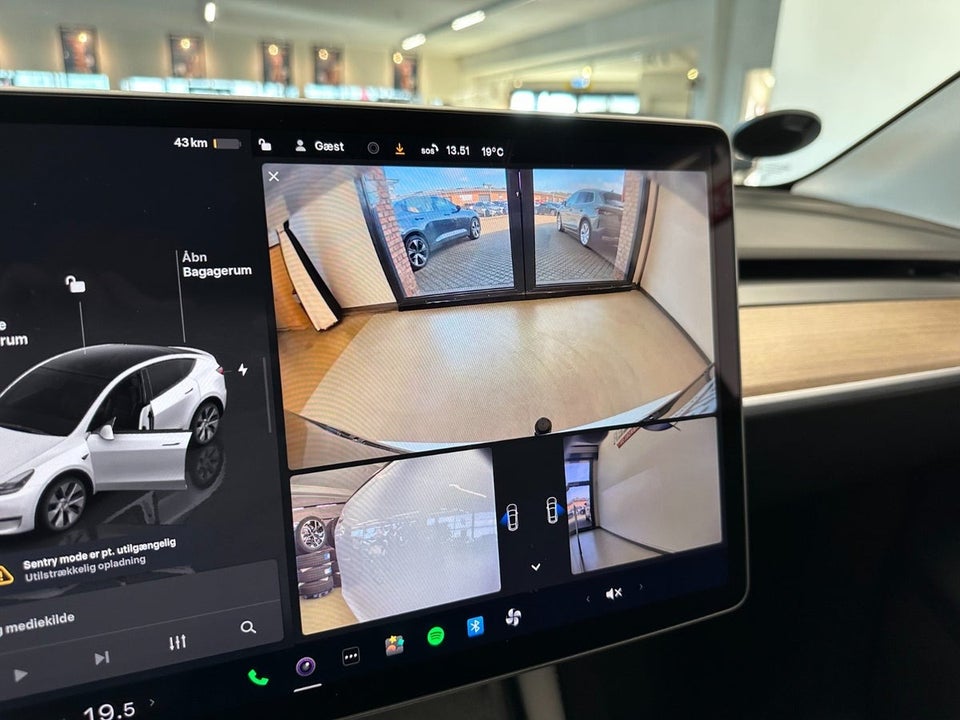 Tesla Model Y Long Range AWD 5d