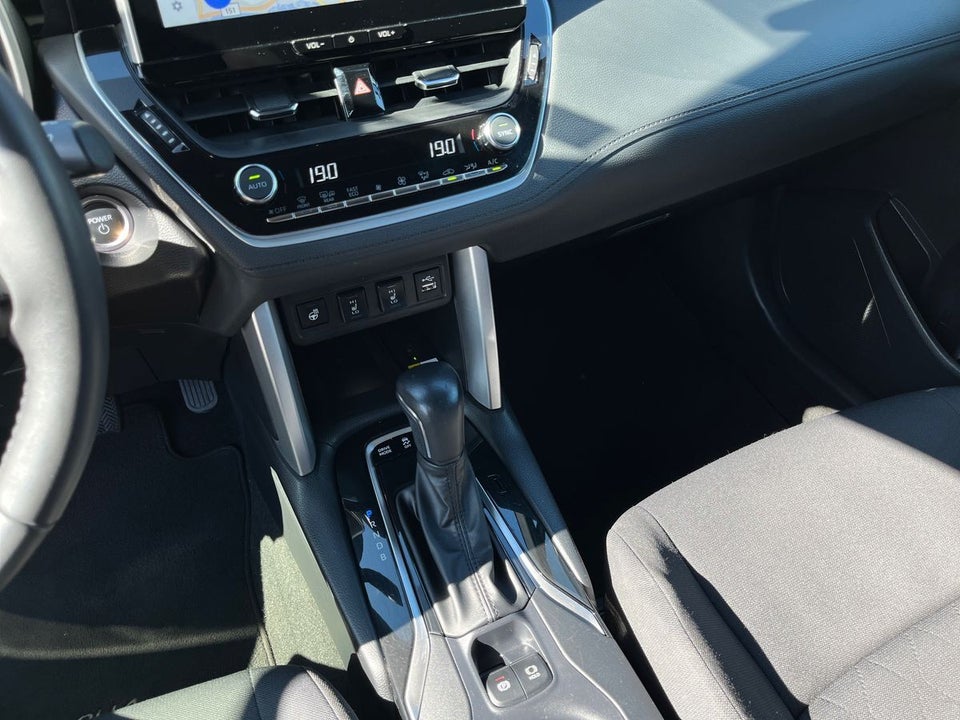 Toyota Corolla Cross 2,0 Hybrid Style CVT 5d