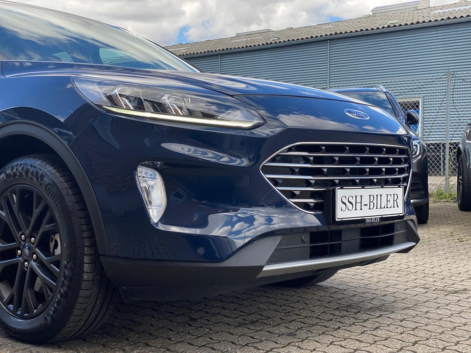 Ford Kuga 2,5 PHEV Titanium CVT 5d