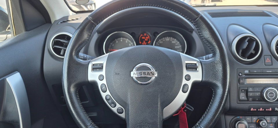 Nissan Qashqai 1,6 Tekna 5d