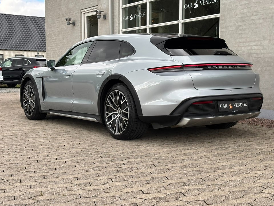 Porsche Taycan 4 Performance+ Cross Turismo 5d