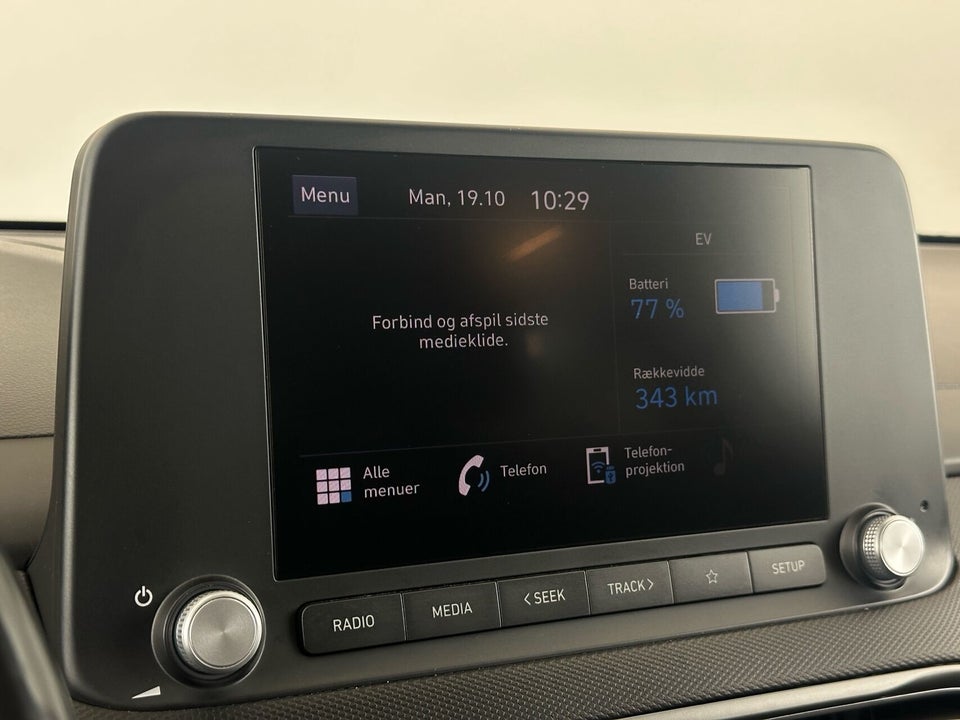 Hyundai Kona 64 EV Essential 5d