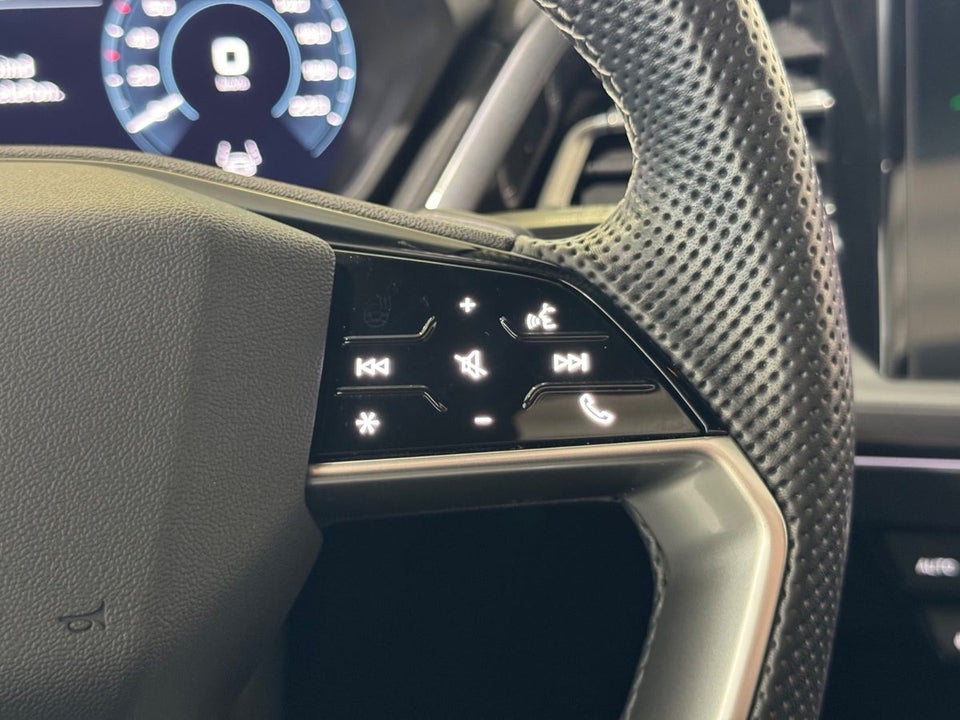 Audi Q4 e-tron 40 S-line 5d