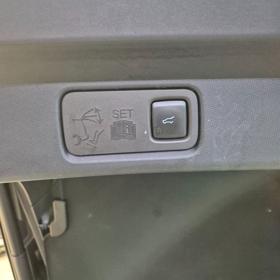 Ford Mustang Mach-E 98 Premium Extended Range AWD 5d