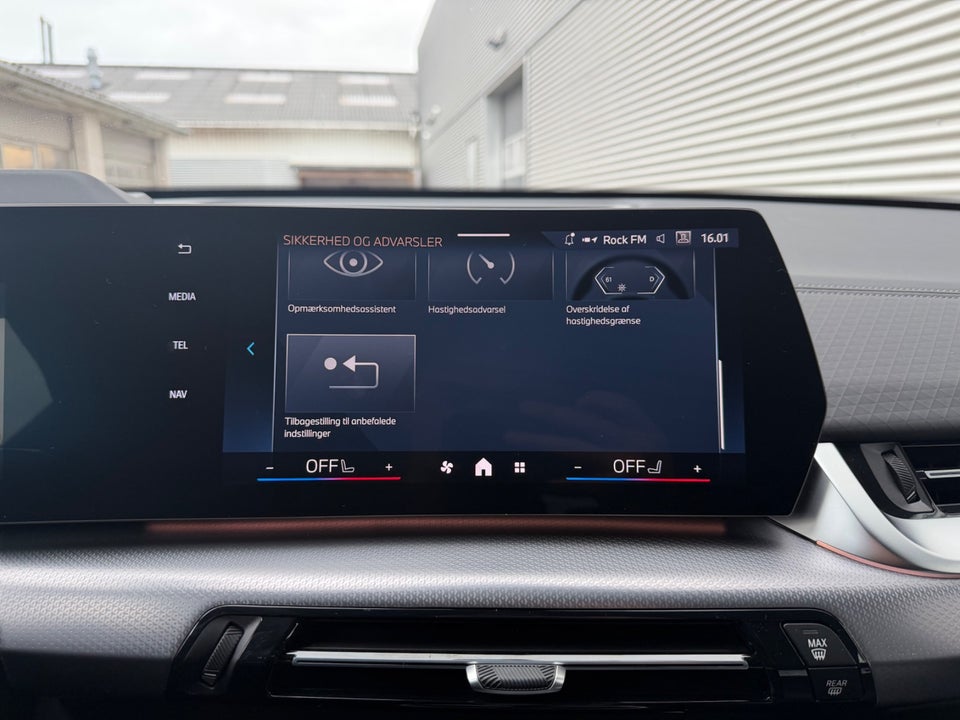 BMW iX2 eDrive20 Fully Charged M-Sport 5d
