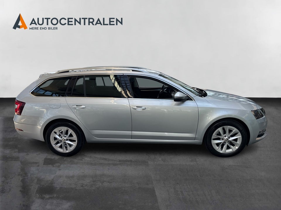 Skoda Octavia 2,0 TDi 150 Celebration Combi DSG 5d