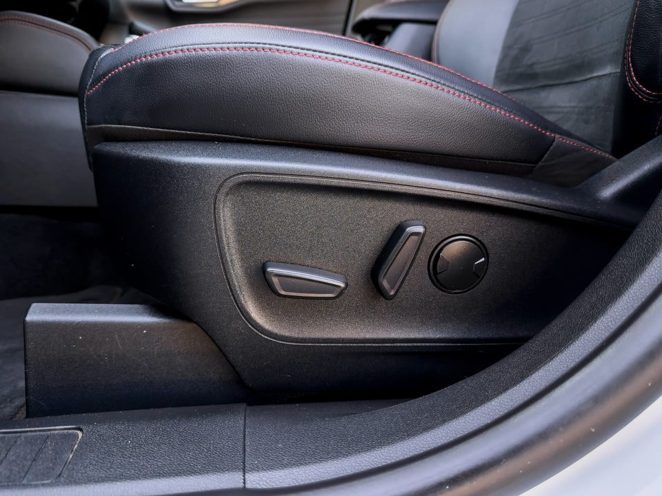 Ford Kuga 2,5 PHEV ST-Line CVT 5d