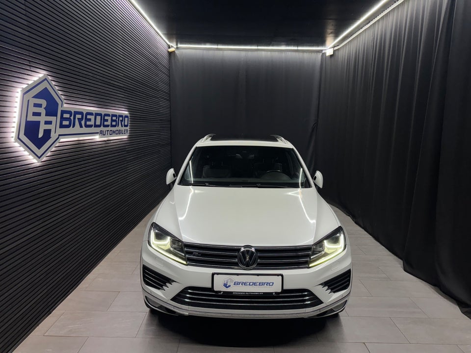 VW Touareg 3,0 V6 TDi 262 R-line Tiptr. 4Motion 5d