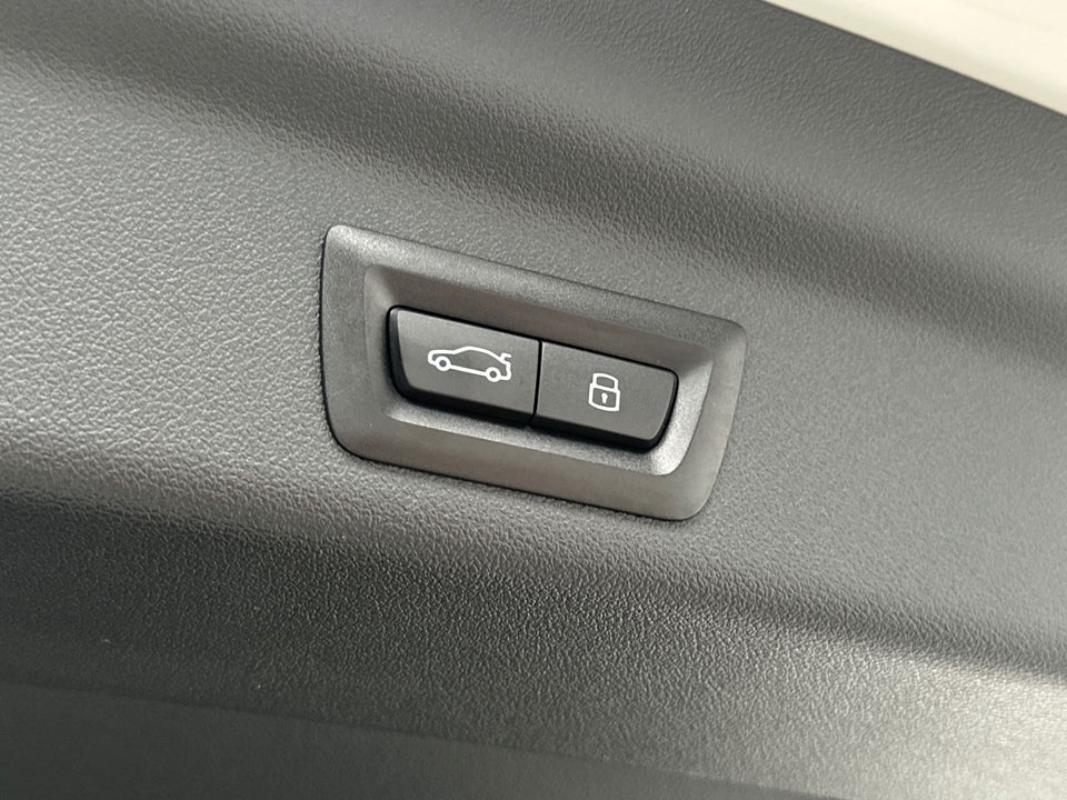 BMW iX1 eDrive20 X-Line 5d