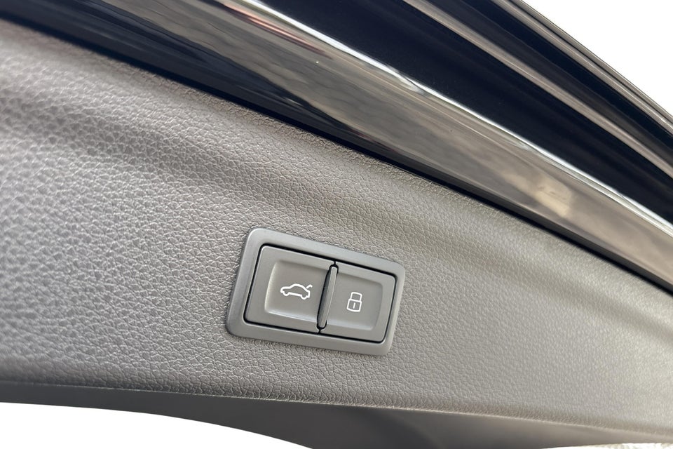 Audi Q3 45 TFSi e Attitude plus S-tr. 5d