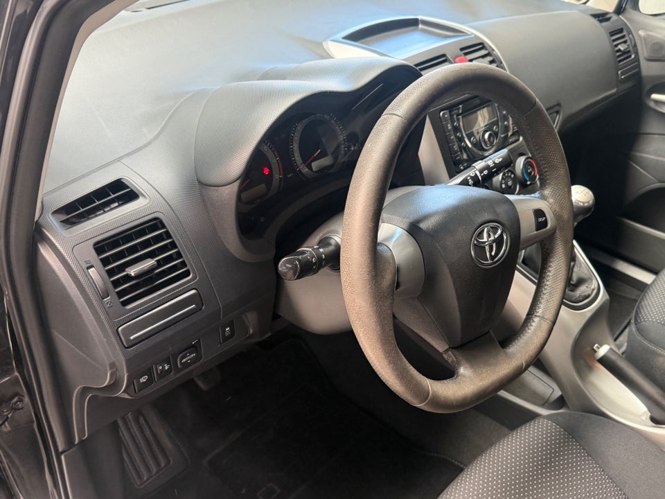 Toyota Auris 1,6 T2 5d