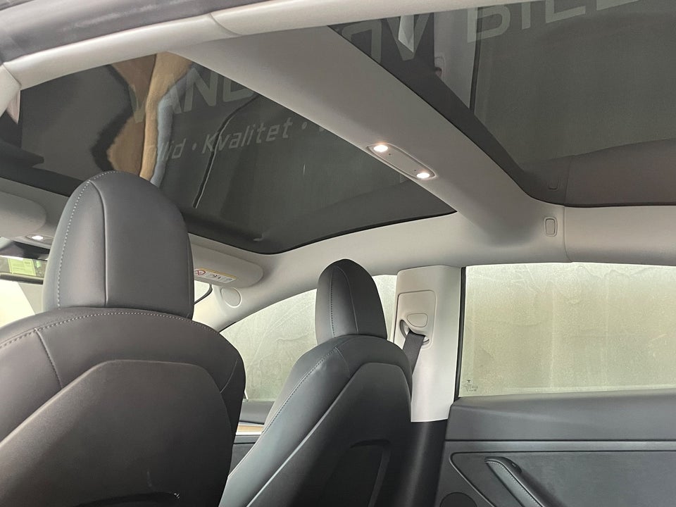 Tesla Model 3 RWD 4d