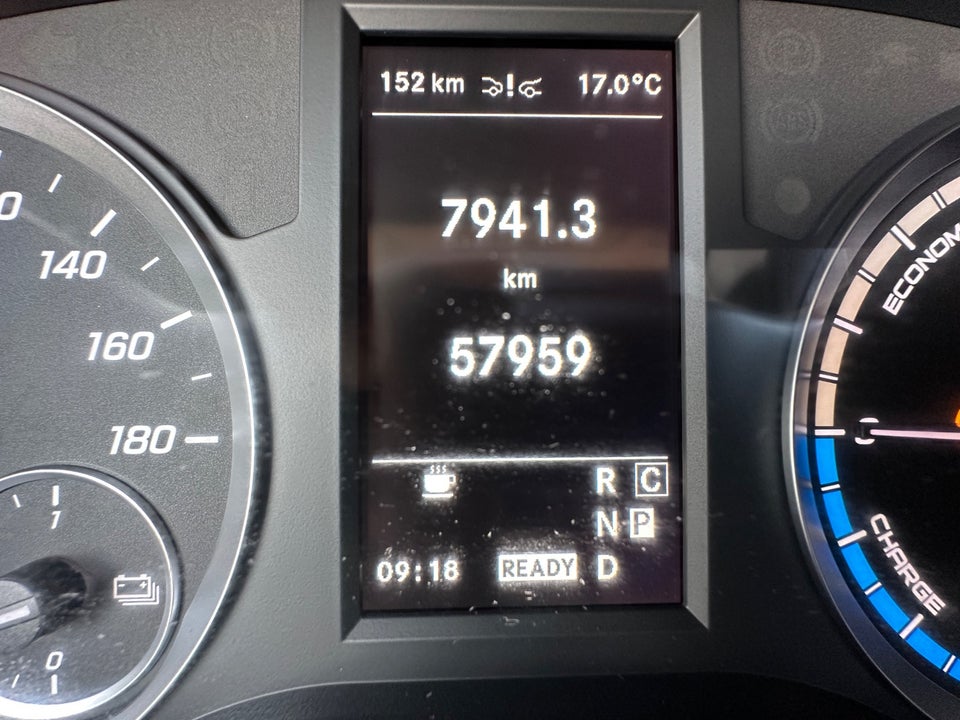 Mercedes eVito 129 Tourer PRO L Van
