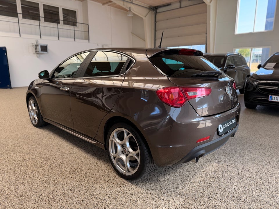 Alfa Romeo Giulietta 2,0 JTD 150 Distinctive 5d
