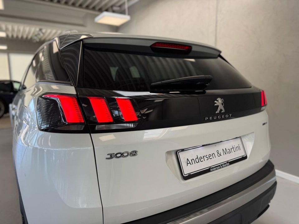 Peugeot 3008 1,6 Hybrid Allure Pack EAT8 5d