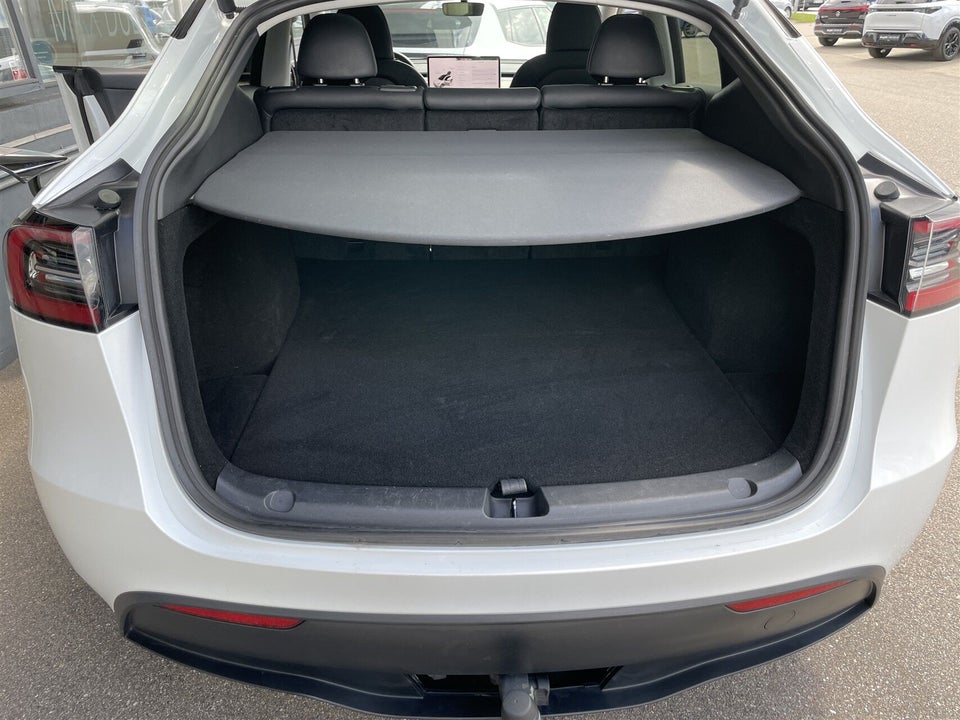 Tesla Model Y Long Range AWD 5d