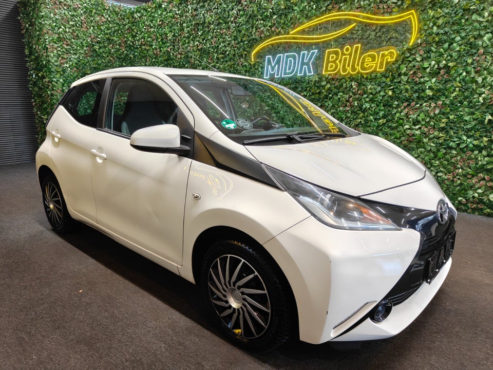 Toyota Aygo 1,0 VVT-i x-cite x-shift 5d