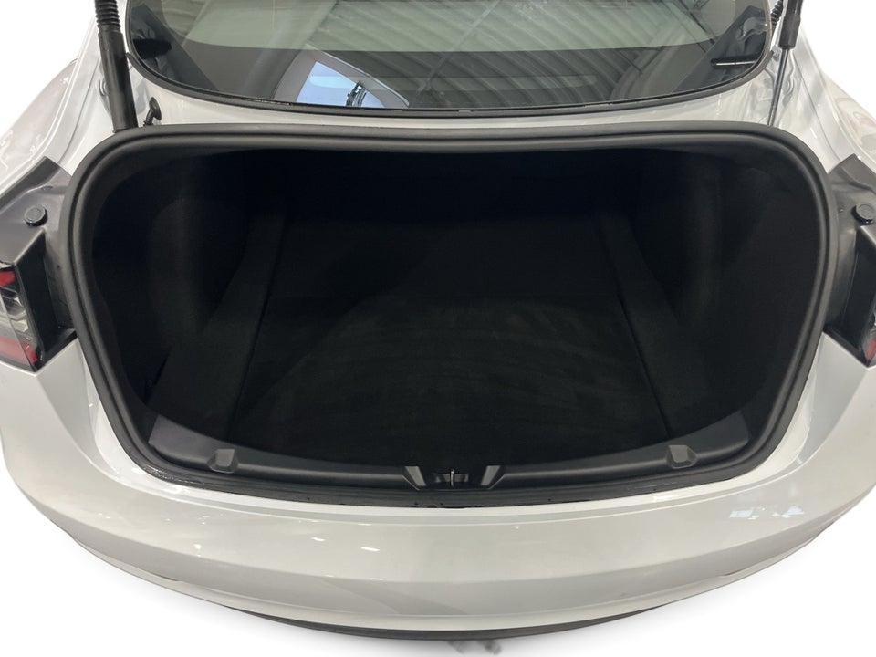 Tesla Model 3 Long Range RWD 4d