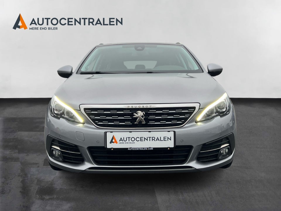 Peugeot 308 1,2 PureTech 130 Selection Sky EAT8 5d