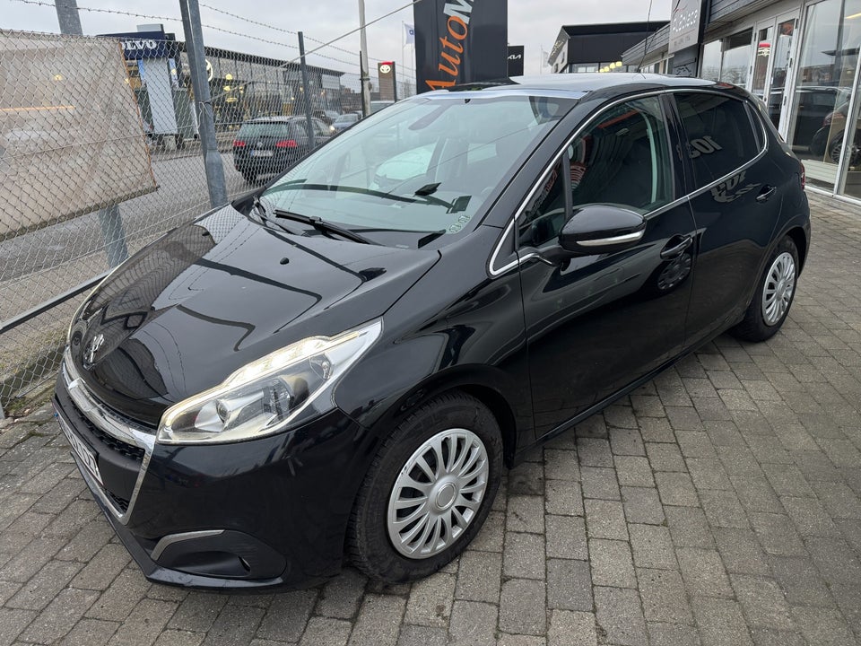 Peugeot 208 1,2 PureTech 82 Allure Sky 5d