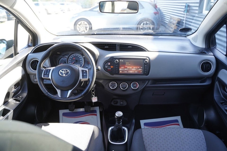 Toyota Yaris 1,3 VVT-i Skyview 5d