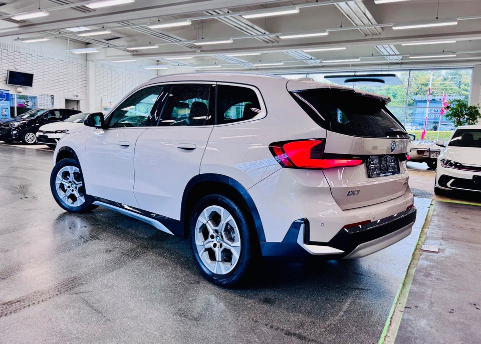 BMW iX1 eDrive20 X-Line 5d