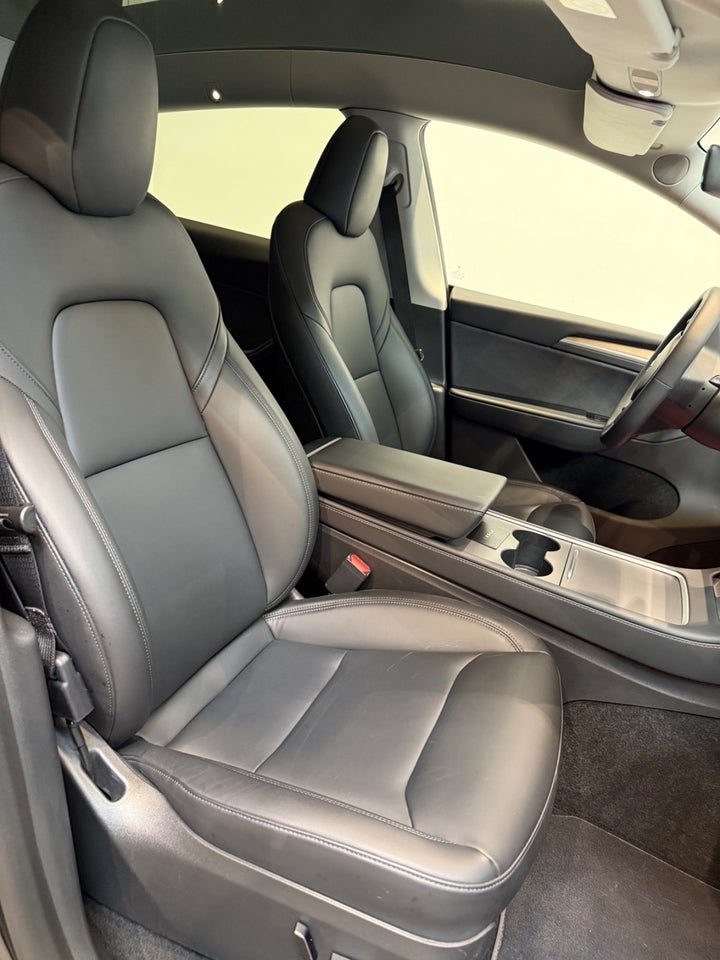 Tesla Model Y Long Range AWD 5d