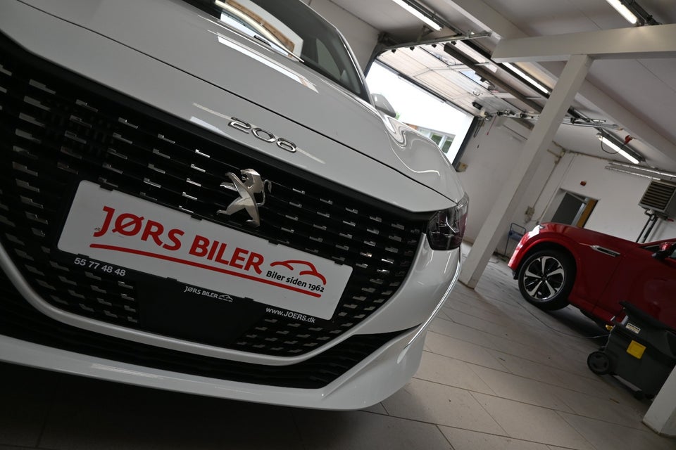 Peugeot 208 1,2 PureTech 100 Selection Tech 5d
