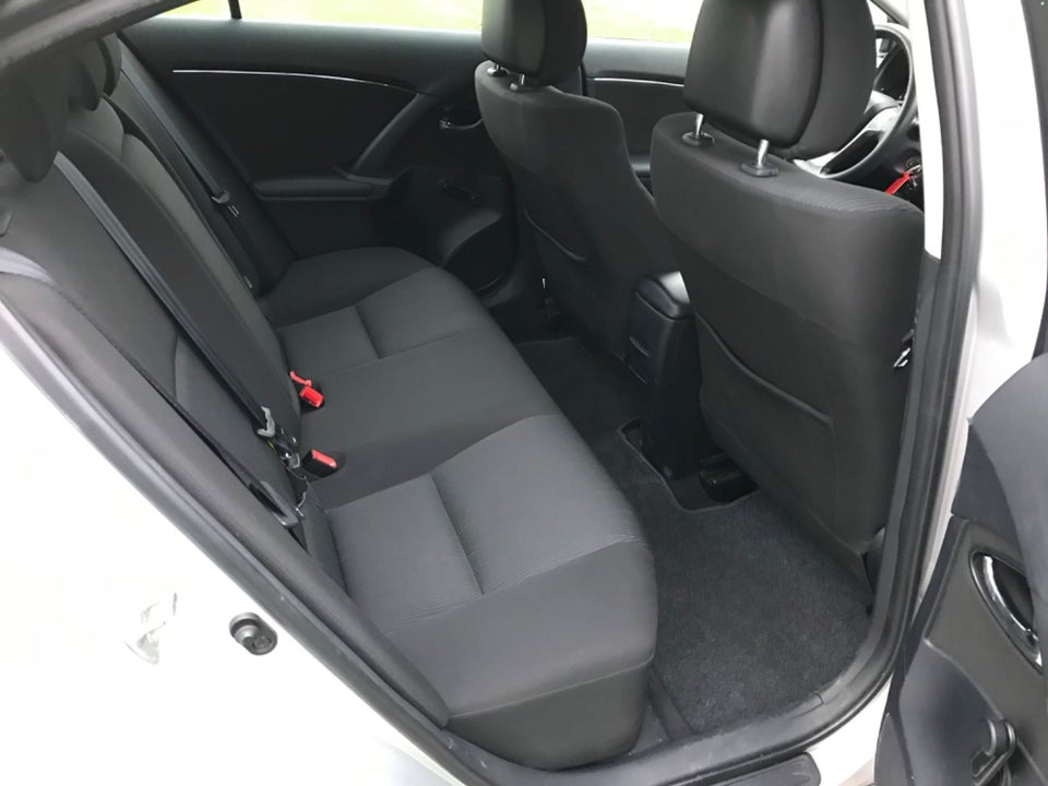 Toyota Avensis 1,6 VVT-i T1 4d