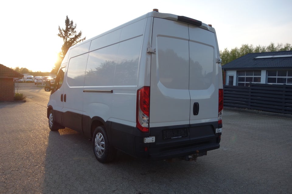 Iveco Daily 2,3 35S16 12m³ Van AG8