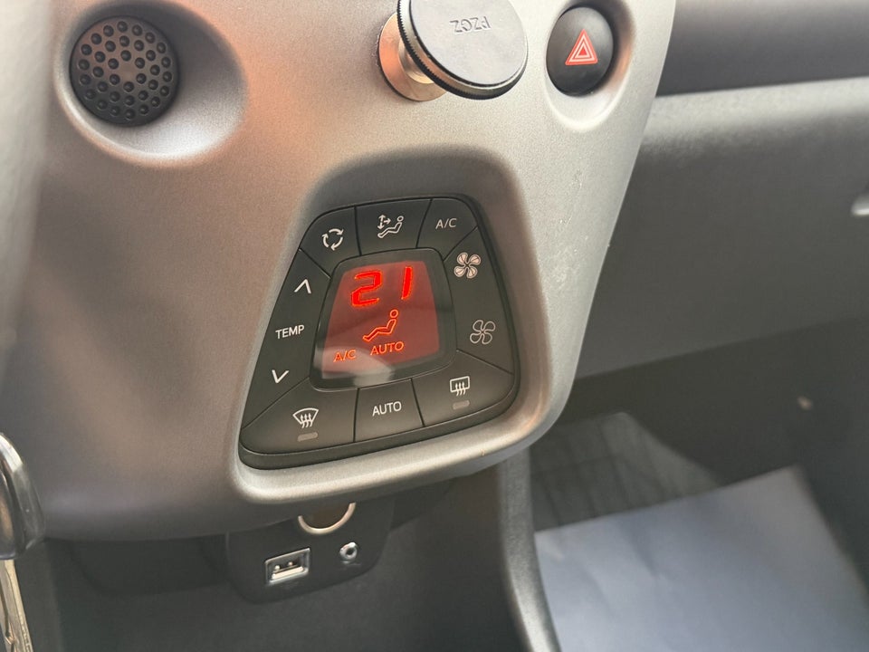 Toyota Aygo 1,0 VVT-i x-press 5d