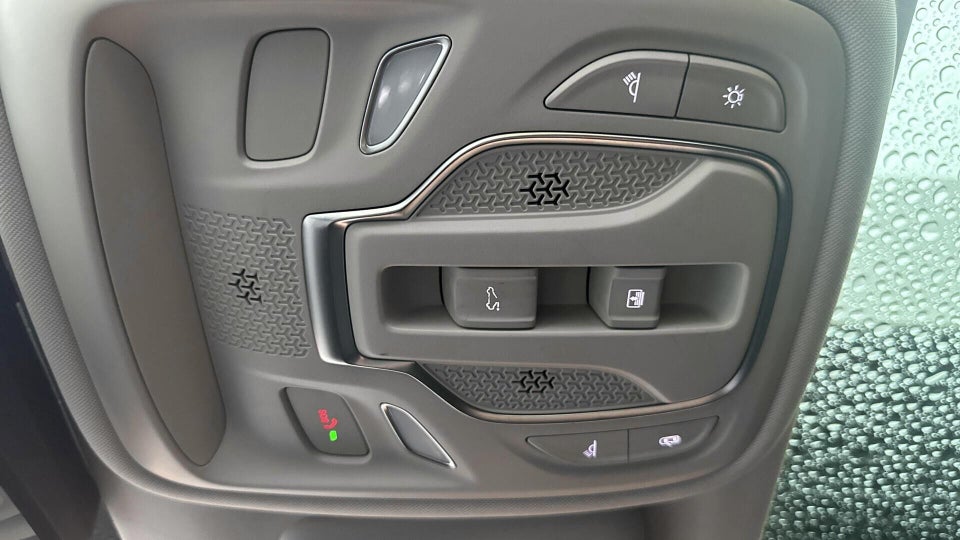 MG Marvel R Luxury 5d