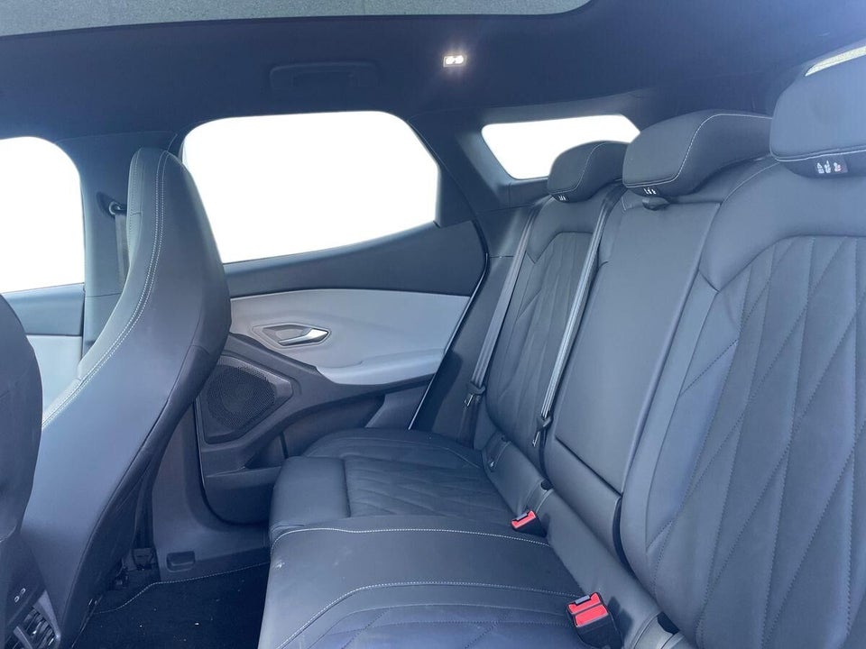 Ford Explorer 82 Premium Extended Range 5d