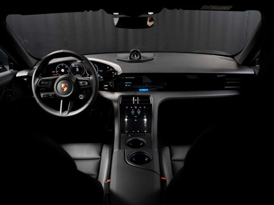 Porsche Taycan Performance+ Black Edition 4d