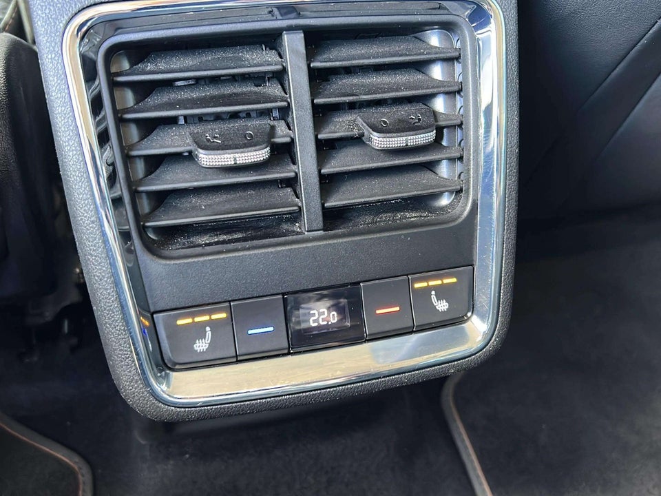 Skoda Enyaq 80 iV Suite 5d