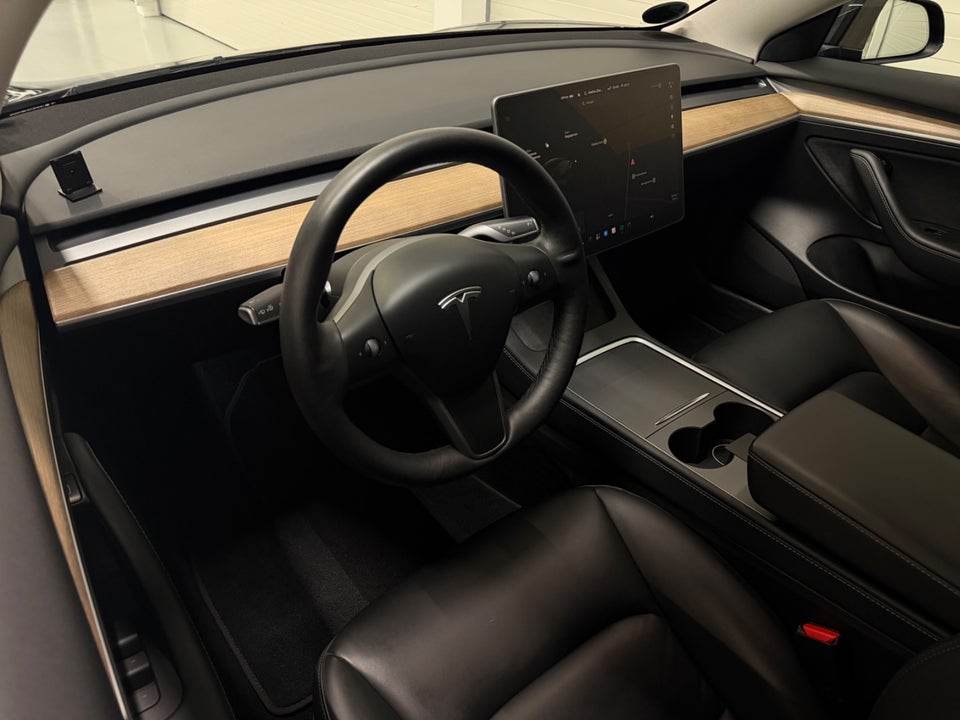 Tesla Model 3 Long Range AWD 4d