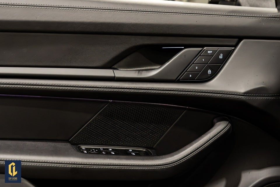 Porsche Taycan Performance+ 4d