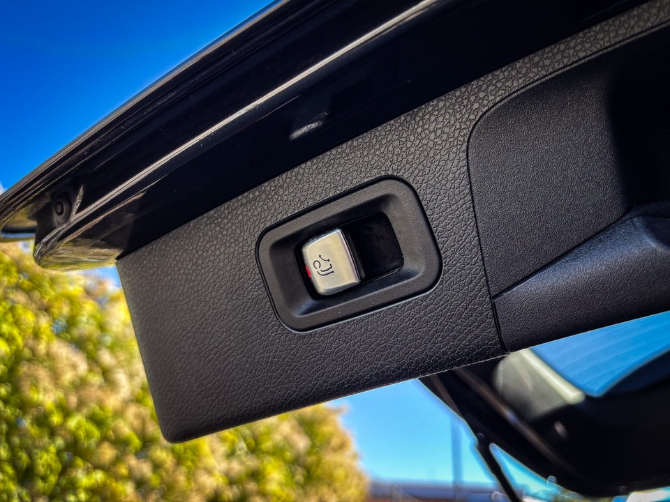 Mercedes E300 de 2,0 AMG Line stc. aut. 4Matic 5d