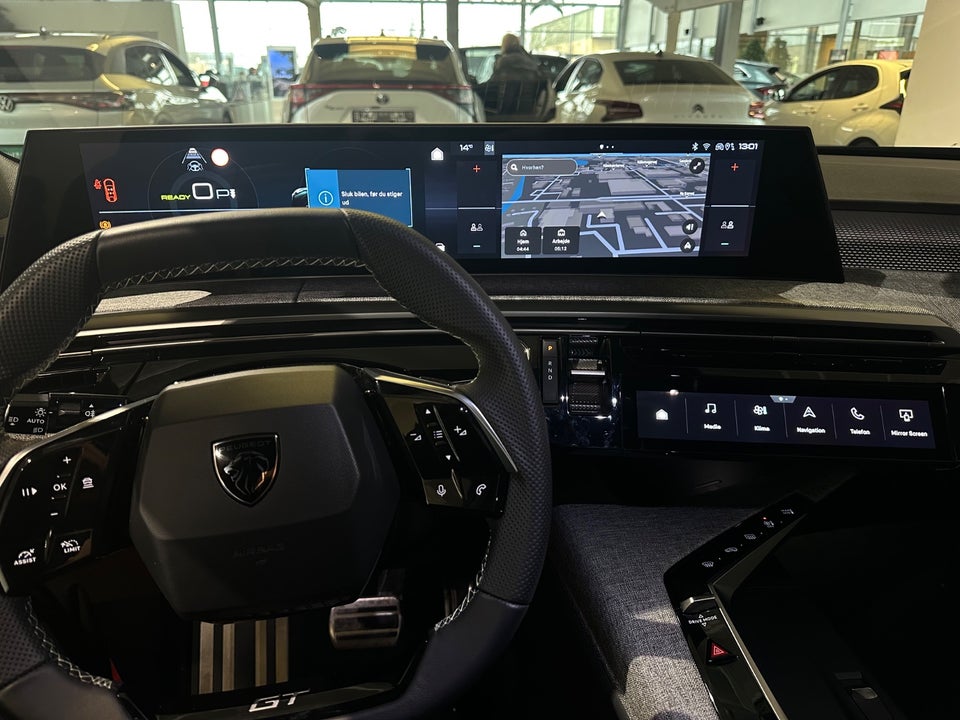 Peugeot e-3008 77 GT Pack 5d