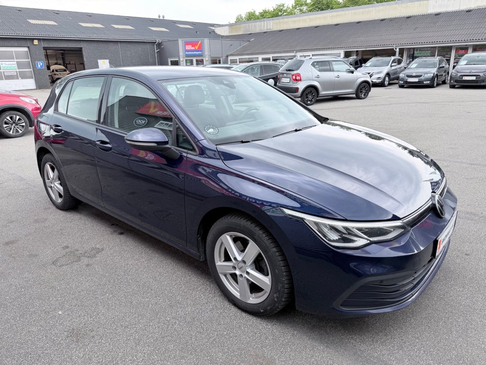VW Golf VIII 2,0 TDi 115 Life DSG 5d
