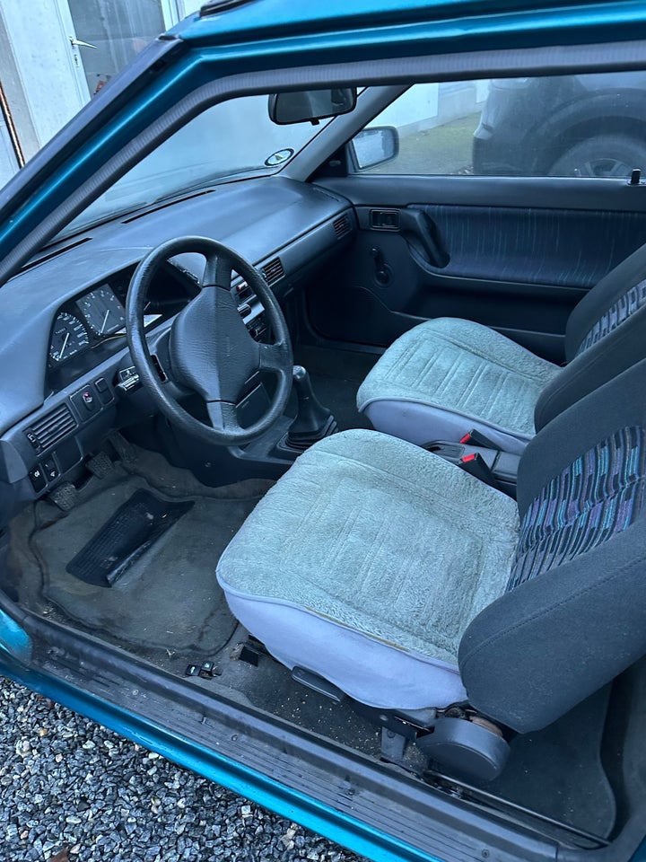 Mazda 323 1,3 Spring 4d