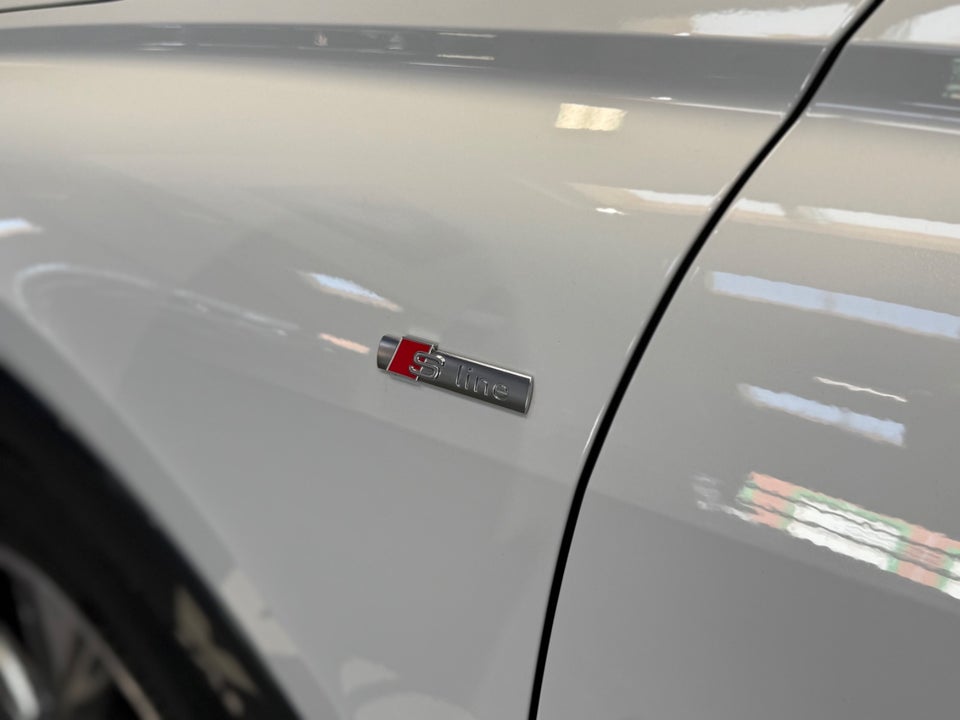 Audi Q4 e-tron 35 S-line 5d