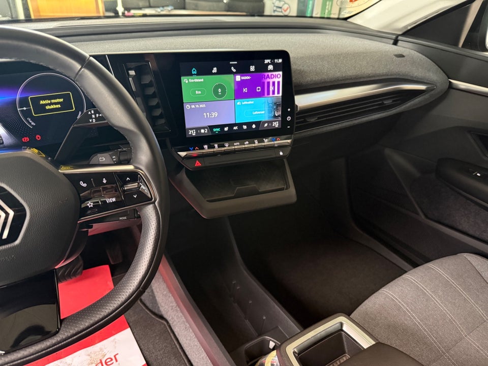 Renault Megane E-Tech 40 Equilibre 5d