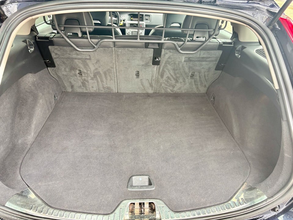 Volvo V60 2,0 T4 190 Momentum aut. 5d