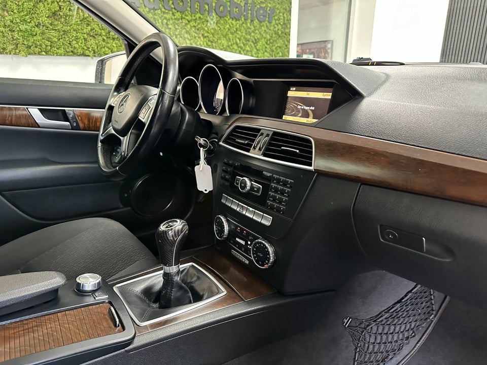 Mercedes C220 2,2 CDi BE 4d