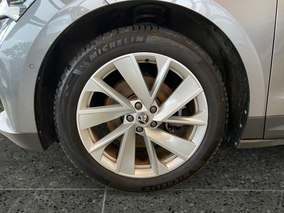 Skoda Enyaq 60 iV Suite 5d